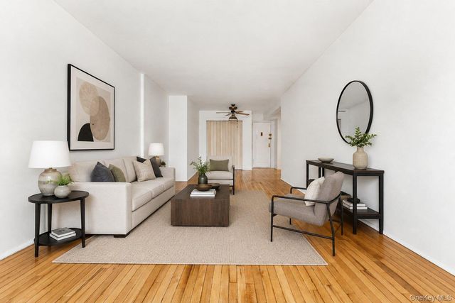87-40 Francis Lewis Boulevard 42B, Queens Village, NY 11427