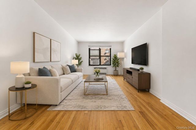 87-40 Francis Lewis Boulevard 42B, Queens Village, NY 11427