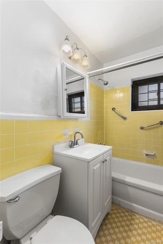 87-40 Francis Lewis Boulevard 42B, Queens Village, NY 11427