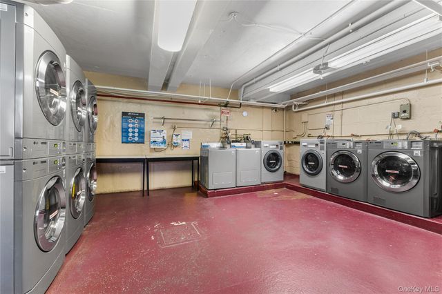 87-40 Francis Lewis Boulevard 42B, Queens Village, NY 11427