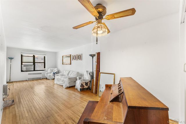 87-40 Francis Lewis Boulevard 42B, Queens Village, NY 11427