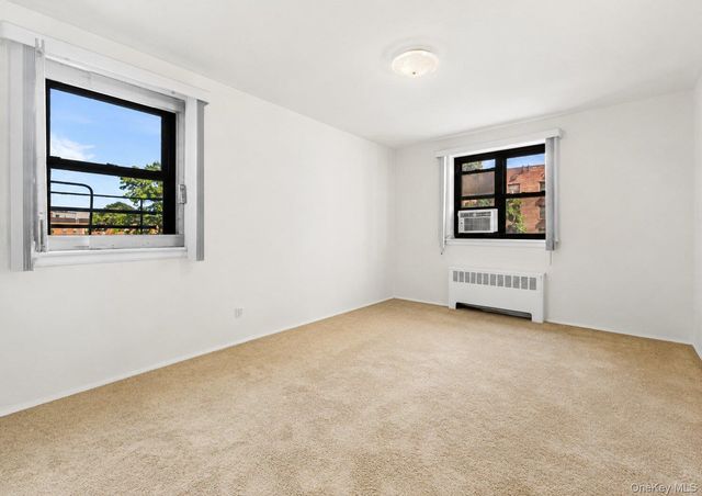87-40 Francis Lewis Boulevard 42B, Queens Village, NY 11427