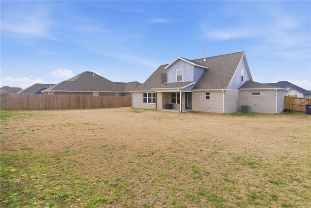 651 Brandon Michael Street, Prairie Grove, AR 72753