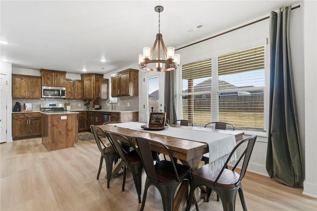 651 Brandon Michael Street, Prairie Grove, AR 72753