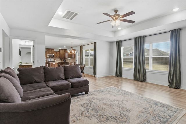 651 Brandon Michael Street, Prairie Grove, AR 72753