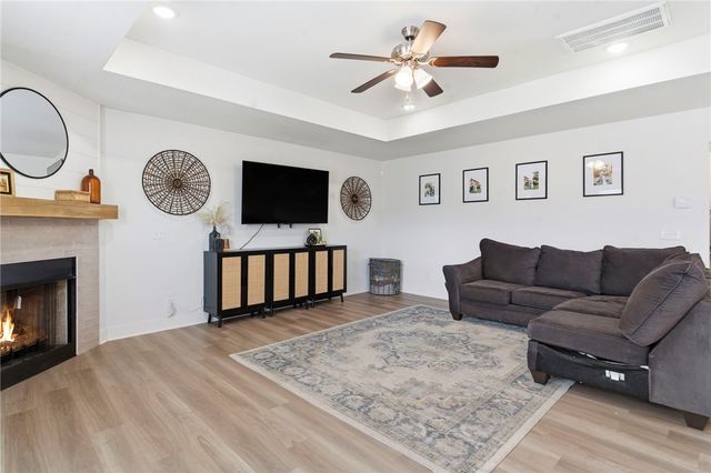 651 Brandon Michael Street, Prairie Grove, AR 72753