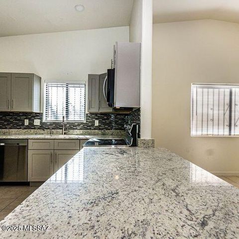 610 E Waverly St Unit 2, Tucson, AZ 85705