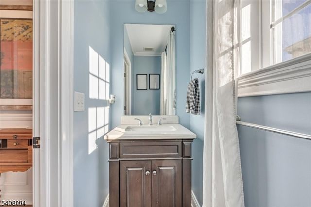 177 Maple St, Bridgewater Twp., NJ 08807