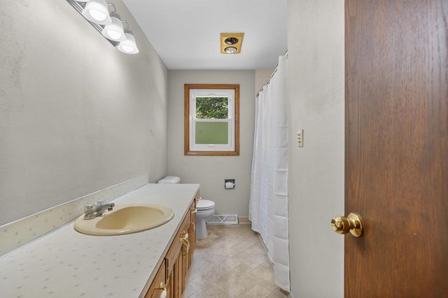 1136 W ROBERTS AVENUE, Appleton, WI 54914