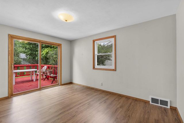 1136 W ROBERTS AVENUE, Appleton, WI 54914