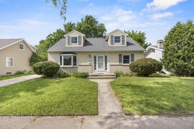 1136 W ROBERTS AVENUE, Appleton, WI 54914