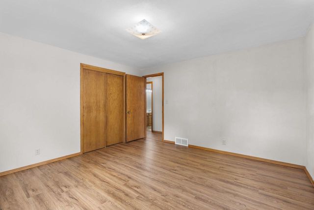 1136 W ROBERTS AVENUE, Appleton, WI 54914