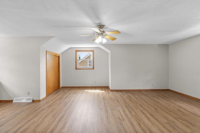 1136 W ROBERTS AVENUE, Appleton, WI 54914