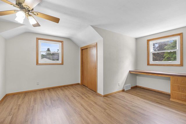 1136 W ROBERTS AVENUE, Appleton, WI 54914