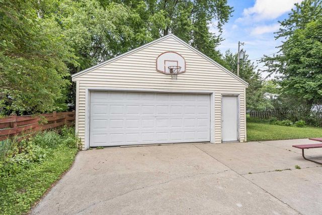 1136 W ROBERTS AVENUE, Appleton, WI 54914