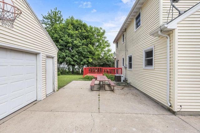 1136 W ROBERTS AVENUE, Appleton, WI 54914