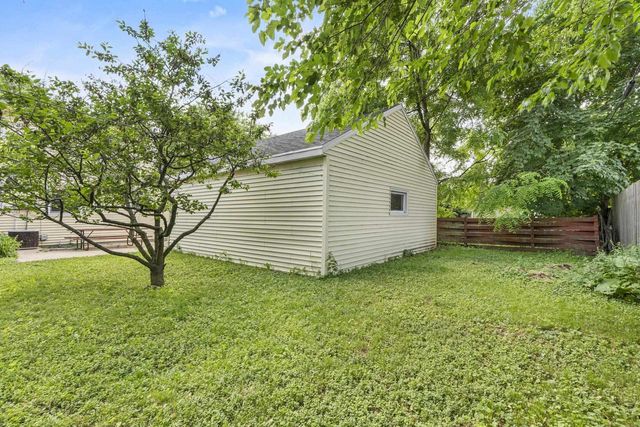 1136 W ROBERTS AVENUE, Appleton, WI 54914