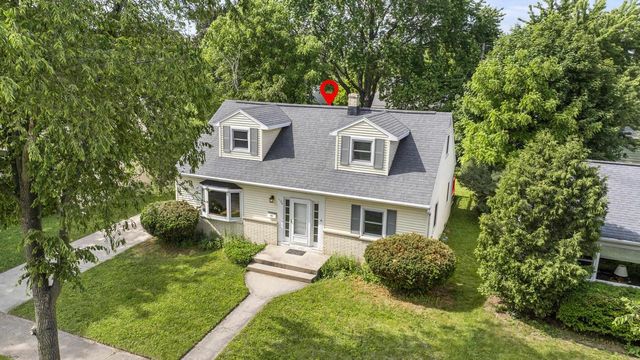 1136 W ROBERTS AVENUE, Appleton, WI 54914
