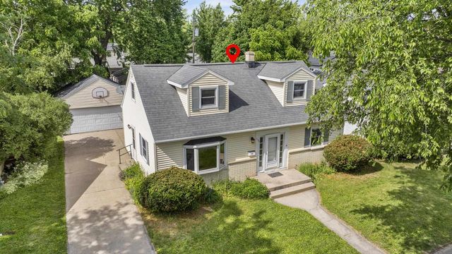 1136 W ROBERTS AVENUE, Appleton, WI 54914