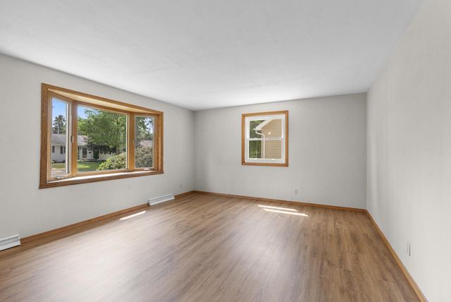 1136 W ROBERTS AVENUE, Appleton, WI 54914