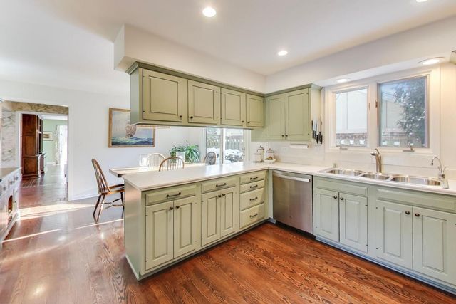 2154 Northgate Road, Northfield, IL 60093