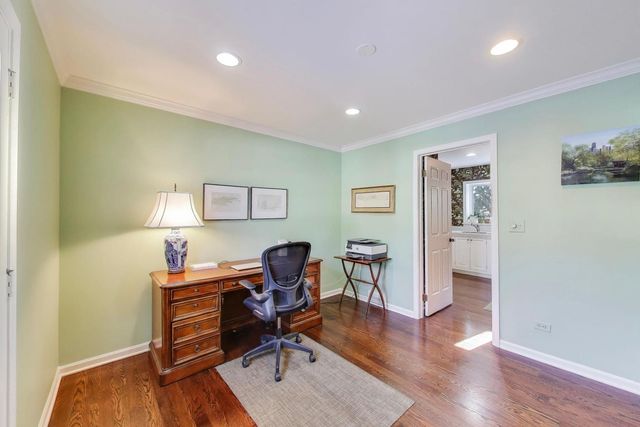 2154 Northgate Road, Northfield, IL 60093