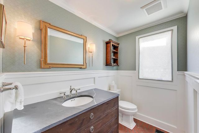 2154 Northgate Road, Northfield, IL 60093