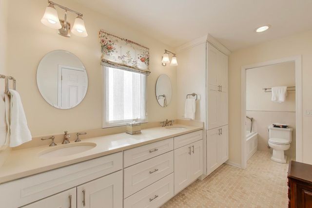 2154 Northgate Road, Northfield, IL 60093