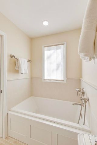 2154 Northgate Road, Northfield, IL 60093