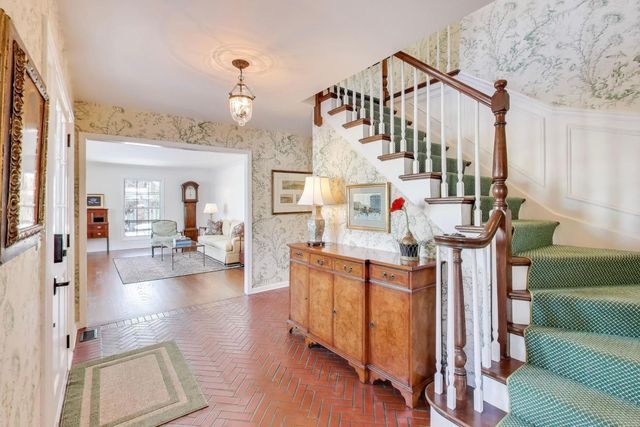 2154 Northgate Road, Northfield, IL 60093