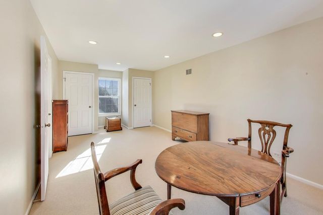 2154 Northgate Road, Northfield, IL 60093