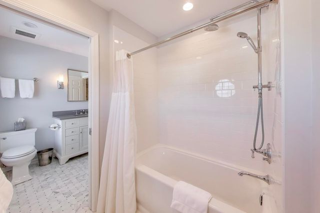 2154 Northgate Road, Northfield, IL 60093