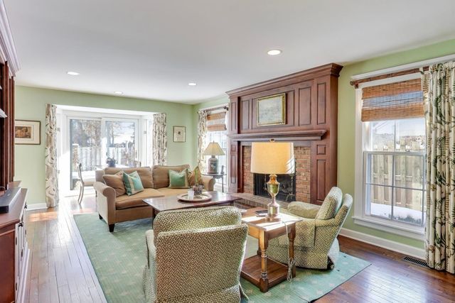 2154 Northgate Road, Northfield, IL 60093