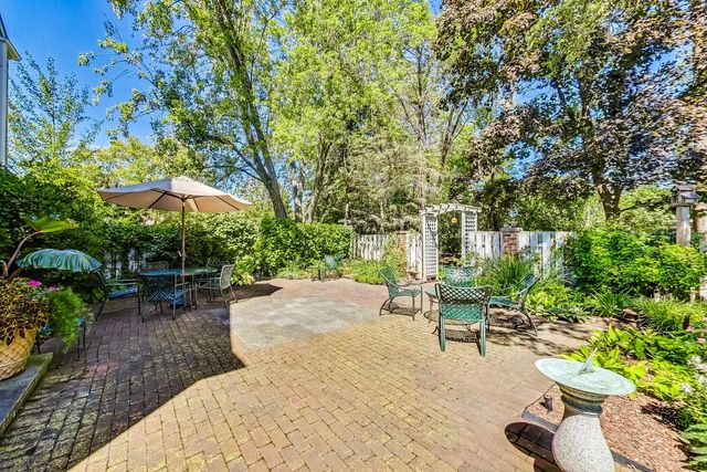 2154 Northgate Road, Northfield, IL 60093