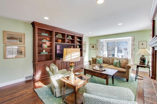 2154 Northgate Road, Northfield, IL 60093