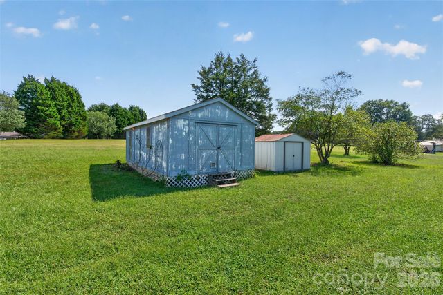 201 Cedarcrest Drive, Mooresville, NC 28115