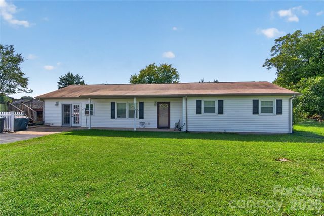 201 Cedarcrest Drive, Mooresville, NC 28115