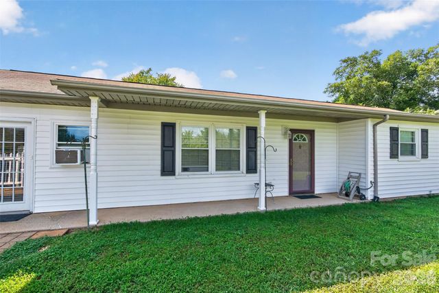 201 Cedarcrest Drive, Mooresville, NC 28115