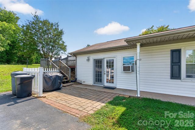 201 Cedarcrest Drive, Mooresville, NC 28115