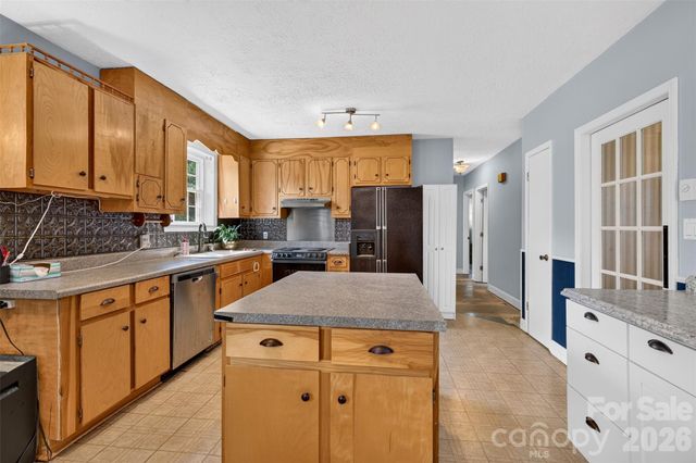 201 Cedarcrest Drive, Mooresville, NC 28115