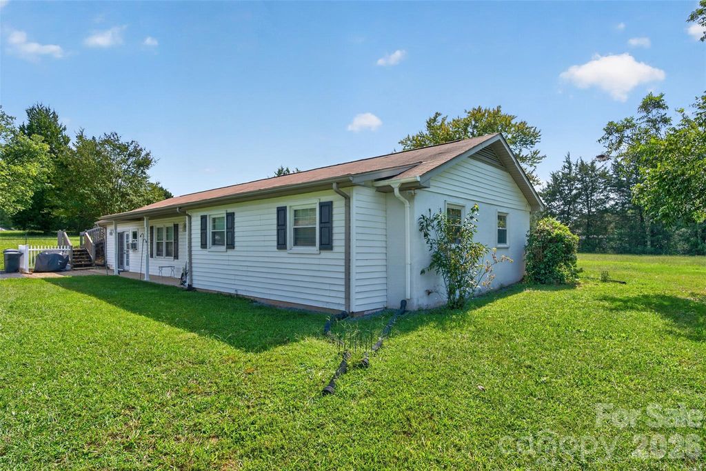 201 Cedarcrest Drive, Mooresville, NC 28115
