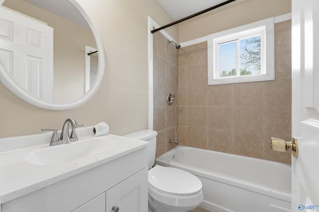 197 Wilkenson Drive NE, Huntsville, AL 35811