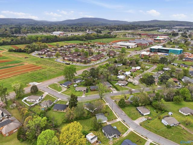 197 Wilkenson Drive NE, Huntsville, AL 35811