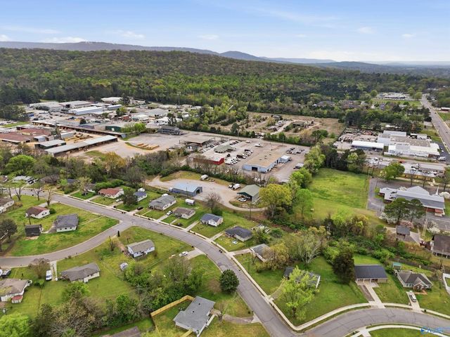 197 Wilkenson Drive NE, Huntsville, AL 35811