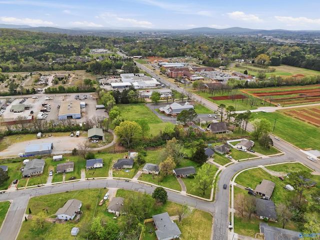 197 Wilkenson Drive NE, Huntsville, AL 35811