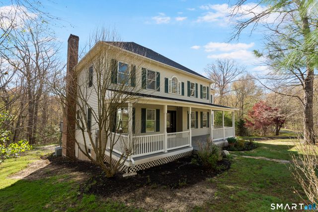 2 Greenwood Lane, Guilford, CT 06437