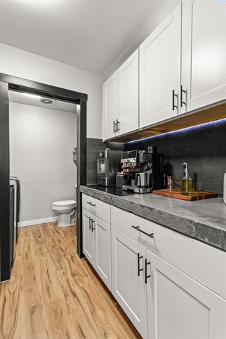 1204 W 26th Avenue, Kennewick, WA 99337