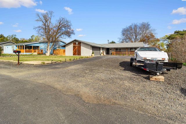 1204 W 26th Avenue, Kennewick, WA 99337