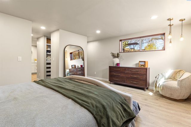 1204 W 26th Avenue, Kennewick, WA 99337