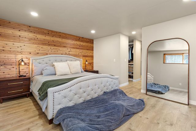 1204 W 26th Avenue, Kennewick, WA 99337